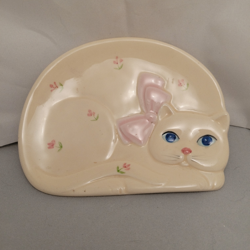 Vintage Takahashi cat/kitten dish/ trinket dish